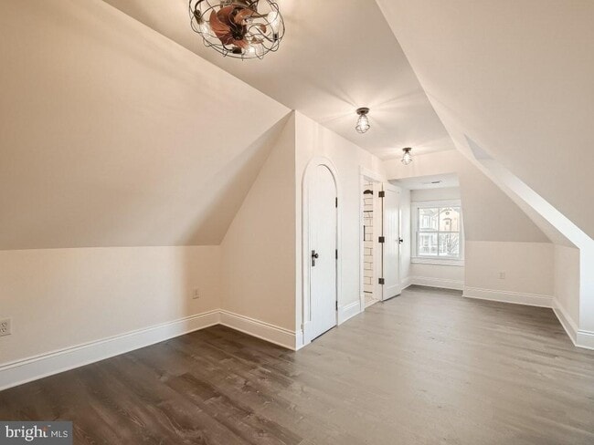 Building Photo - 2100 Rosalie Ave