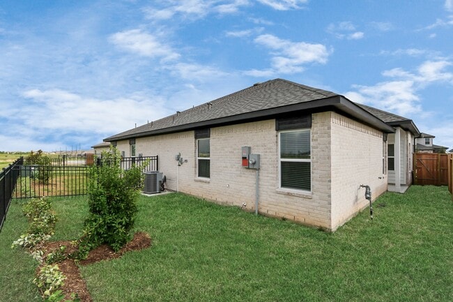 Building Photo - 21030 Shore Oak Dr