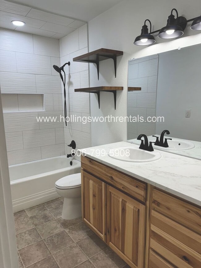 Building Photo - Convenient to Texas Tech remodeled efficiency