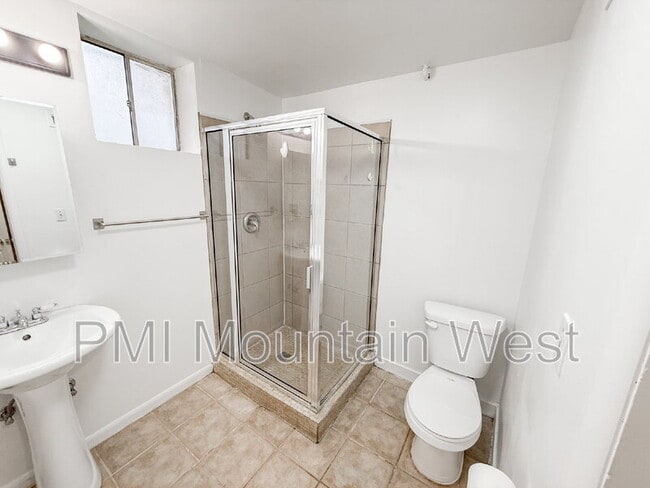 Building Photo - 698 Doren Dr