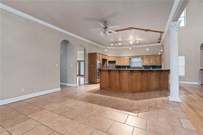 Building Photo - 6500 Riley Park Dr