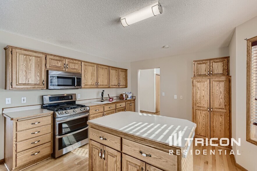 Building Photo - 4212 Hidden Pond Trail NE