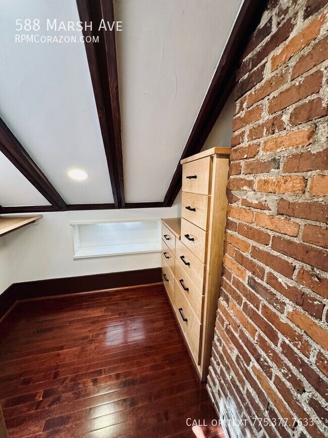 Building Photo - 588 Marsh Ave