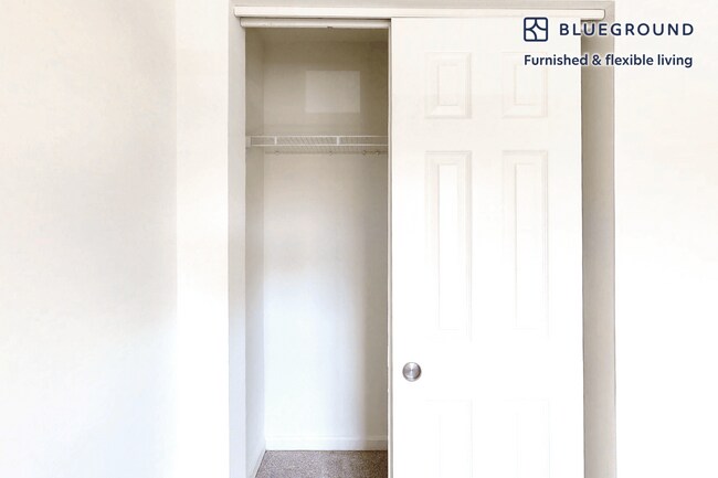 Building Photo - 1000 Avalon Dr