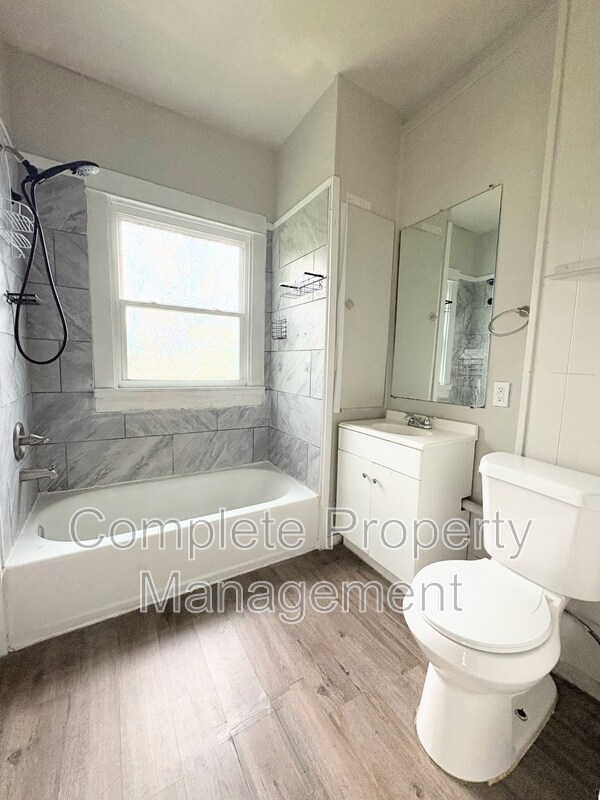 Building Photo - 4029 44th Ave N