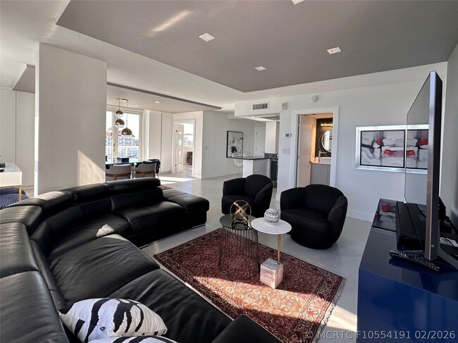 Building Photo - 209 N Fort Lauderdale Beach Blvd