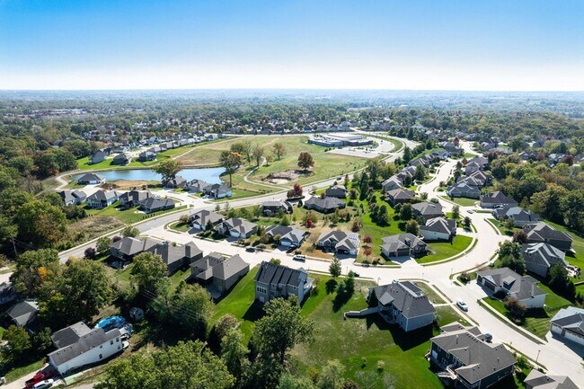 Building Photo - 1605 Labrador Dr