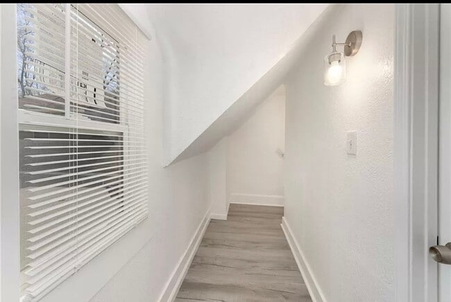 Building Photo - 3 bedroom 1 bath