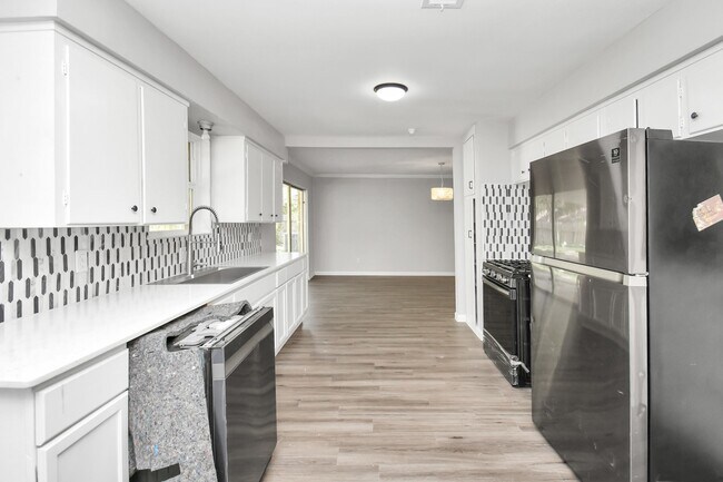 Building Photo - 9622 Vilven Ln