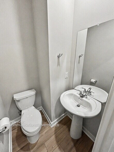 Building Photo - 710 Mickelson Way