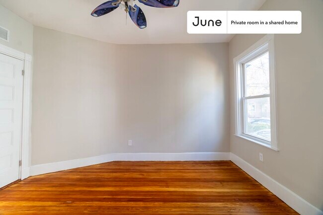 Building Photo - Room in Shared 5 bed/2 bath home