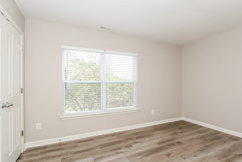 Building Photo - 114 Flanders Dr