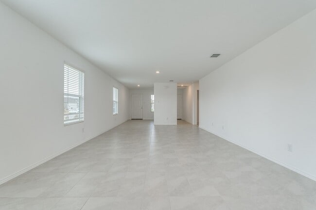 Building Photo - 7709 Lindheimer Ln