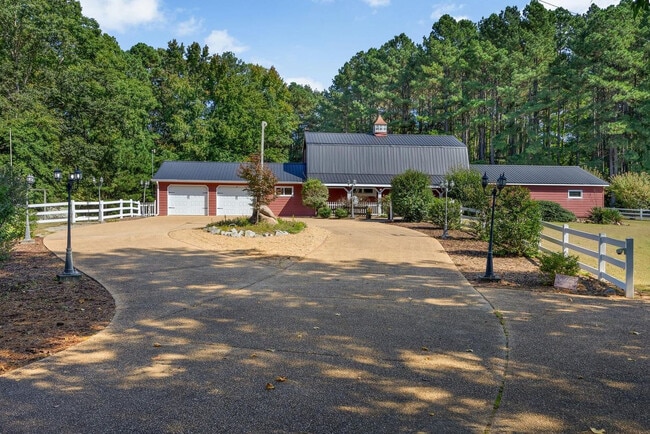 Building Photo - 1058 Pine Log Rd