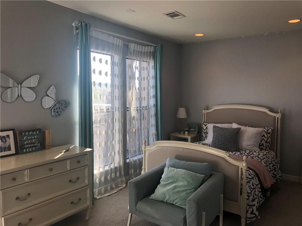 Building Photo - 238 Walker St SW