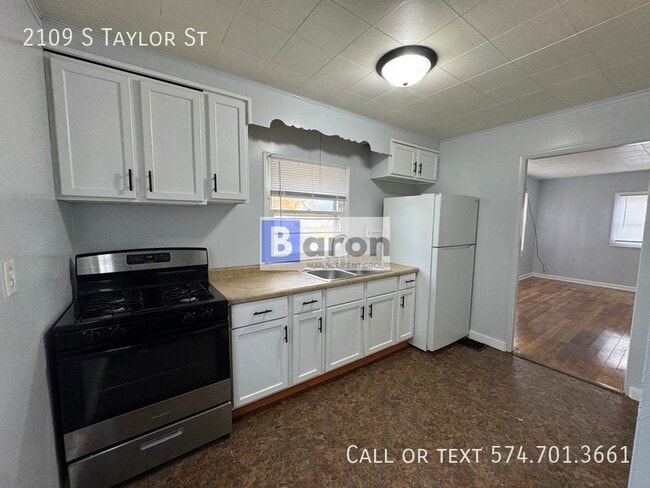 Building Photo - 2109 S Taylor St