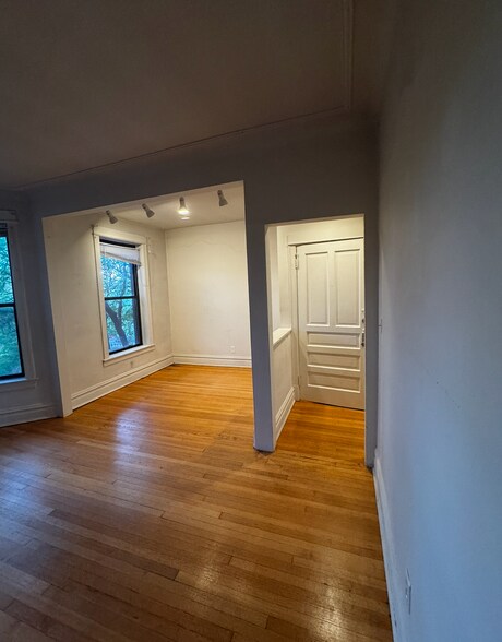 Building Photo - 2909 N Mildred Ave