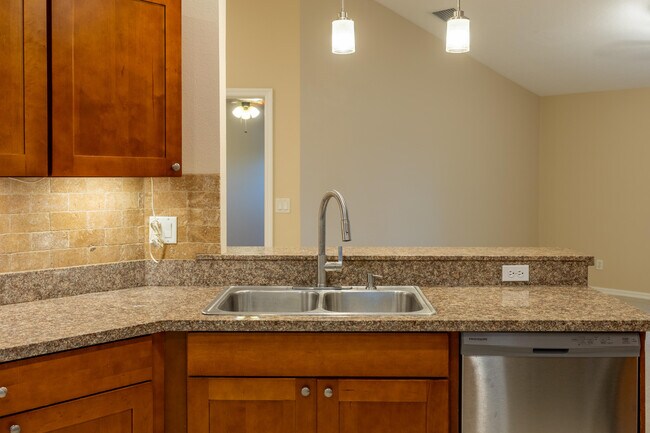 Building Photo - 1100 W 13th Square