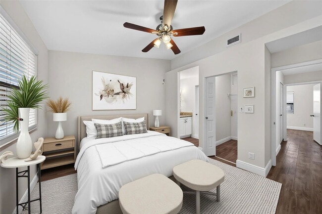 Building Photo - 1921 NE 15th Ave