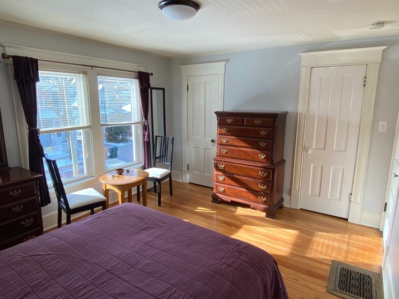 Building Photo - 2818 Sommers Ave