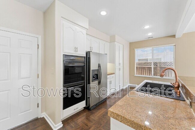 Building Photo - 137 Woodcrest Dr