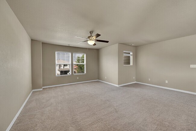 Building Photo - $2,495 - 3-Bed Home with Updated Features ...