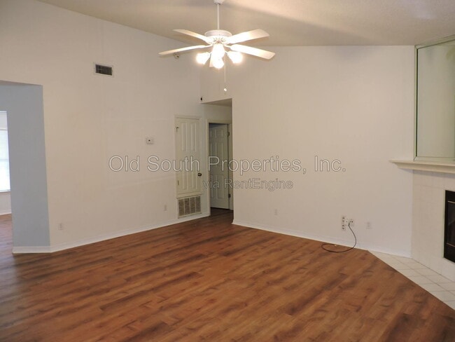 Building Photo - 2552 Southern Oaks Dr