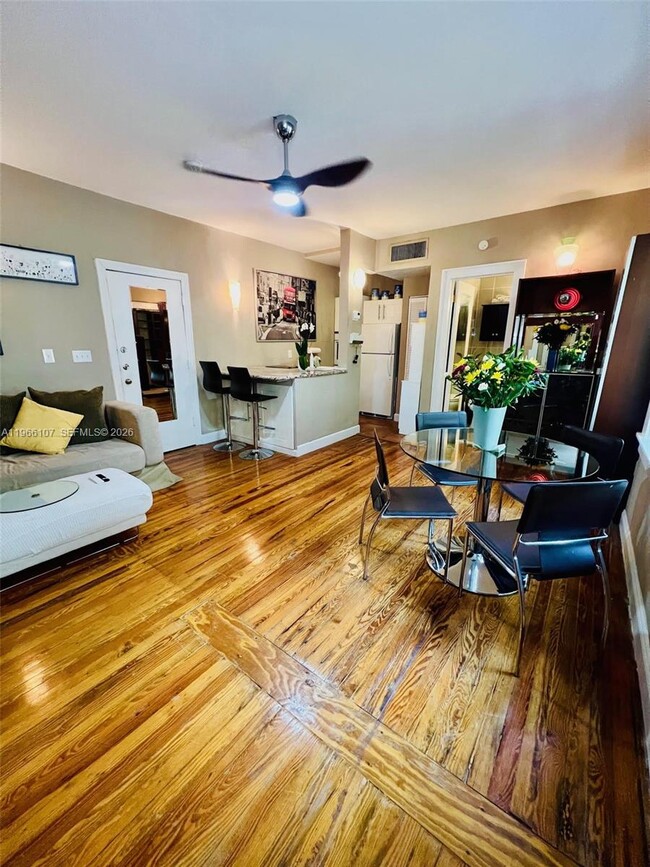 Building Photo - 536 14th St