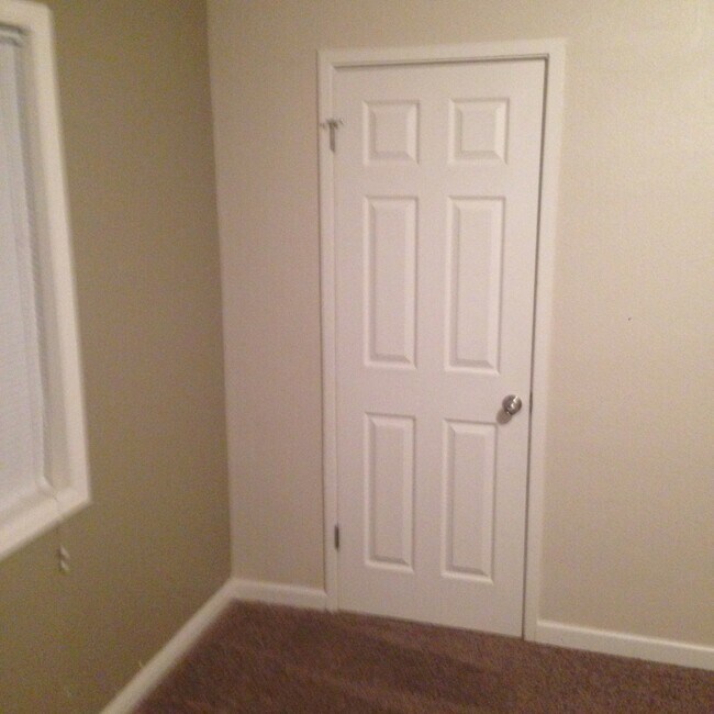 Building Photo - Nice 3 bed 2 bath 1 car garage home for rent $2400