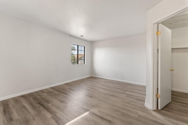 Building Photo - 24363 Comfort Ct