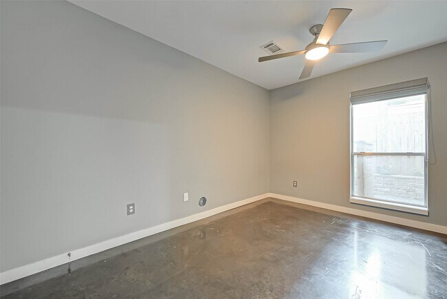 Building Photo - 2932 Cline St