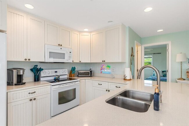 Building Photo - 9750 LITTLE GASPARILLA Is