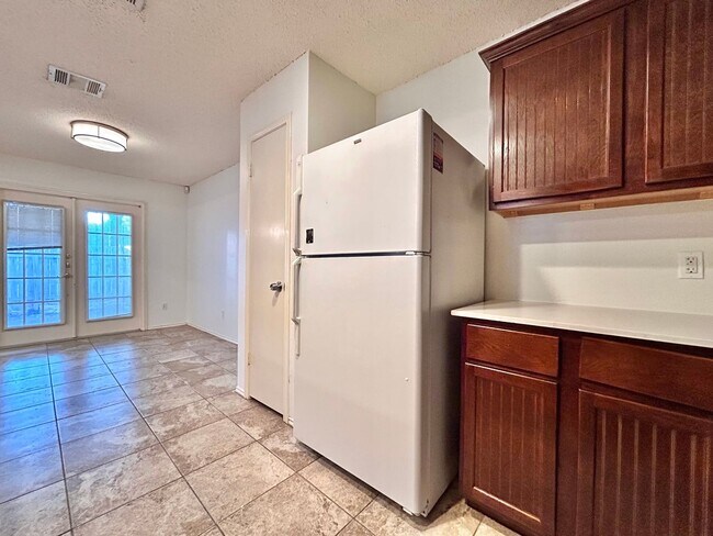 Building Photo - Charming Milwood Home Near Apple Campus & The Domain