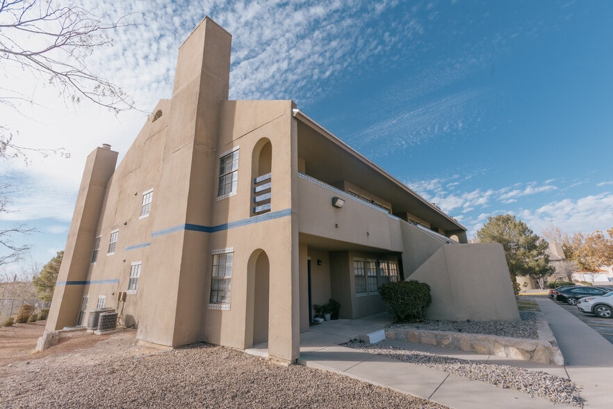 Building Photo - La Mesa Pearl