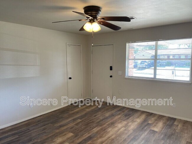 Building Photo - 2013 N College Ave