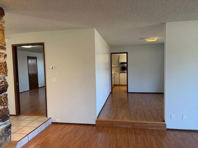 Building Photo - 1422 Lawnridge Ave