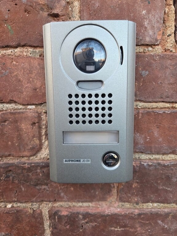 Building Photo - 165 Hawthorne St