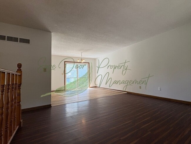Building Photo - 500 SE Sherri Ln