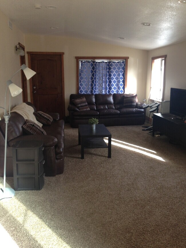 Building Photo - 5BD/3BA North Boulder Home Near Pearl St, CU & Hiking | Avail. August 2026 Pre-Lease