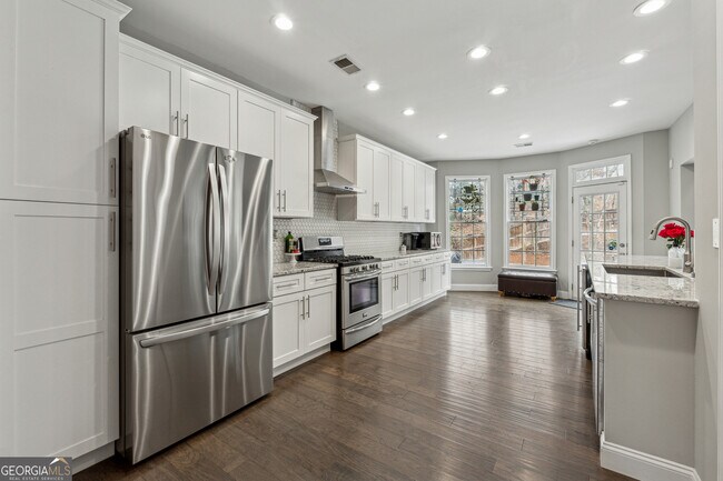 Building Photo - 3354 Collier Point NE