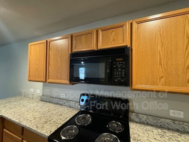 Building Photo - 500 Brookbank Dr