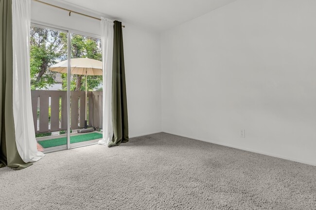 Building Photo - 95 Rockwood