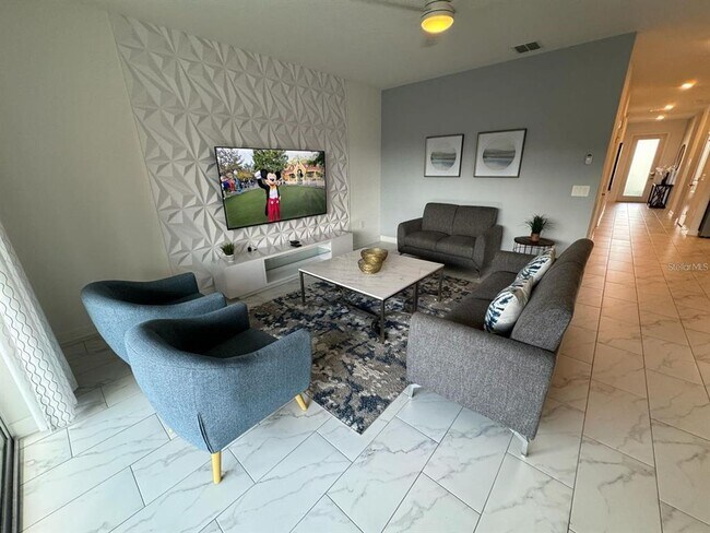 Building Photo - 9235 Sommerset Hills Dr