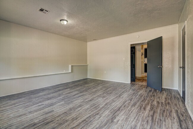 Building Photo - 3 Bed 1.5 Bath Norman