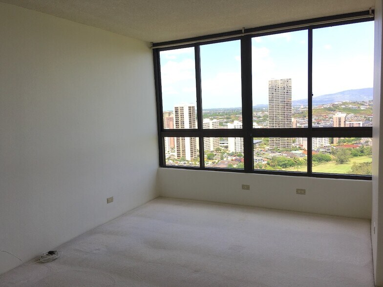 Building Photo - 5333 Likini St