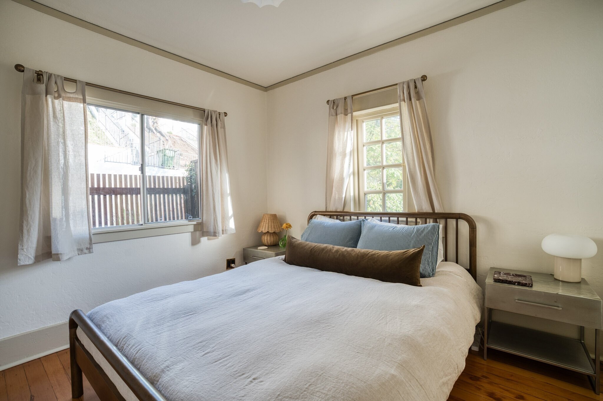 Building Photo - 3907 Berenice Pl