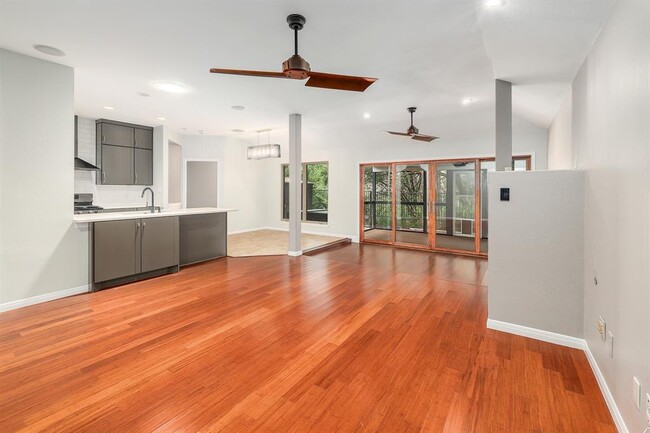 Building Photo - 4920 Hibiscus Valley Dr