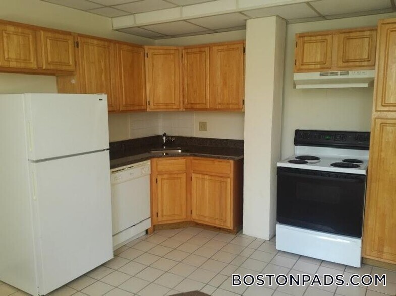 Building Photo - 1209 Boylston St