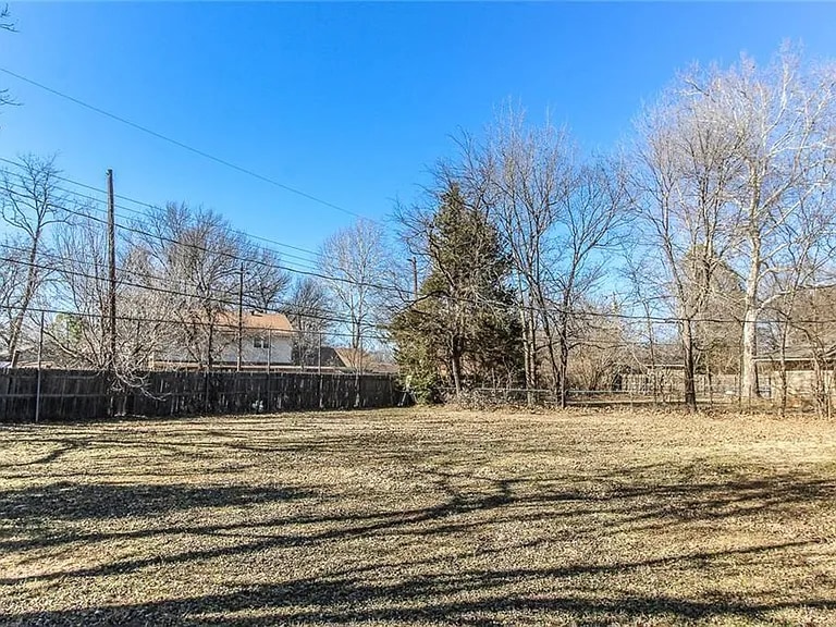 Building Photo - 2758 S Pickard Ave