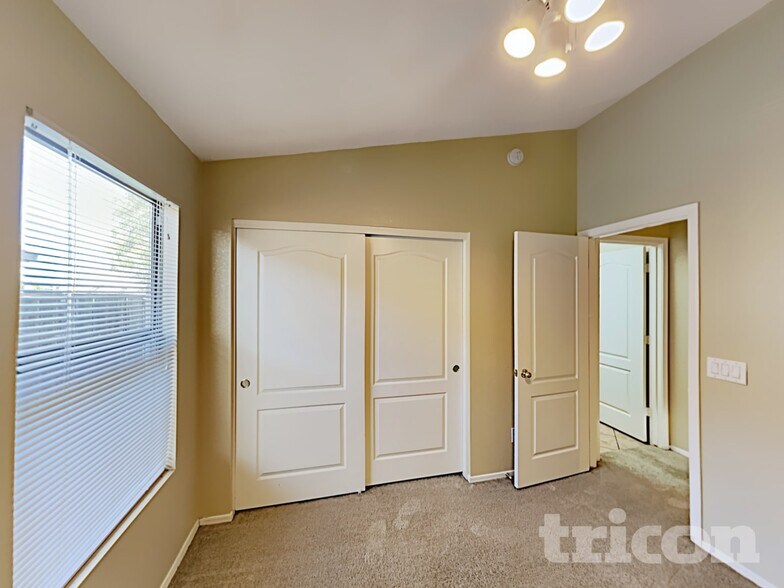 Building Photo - 3021 S Woodruff